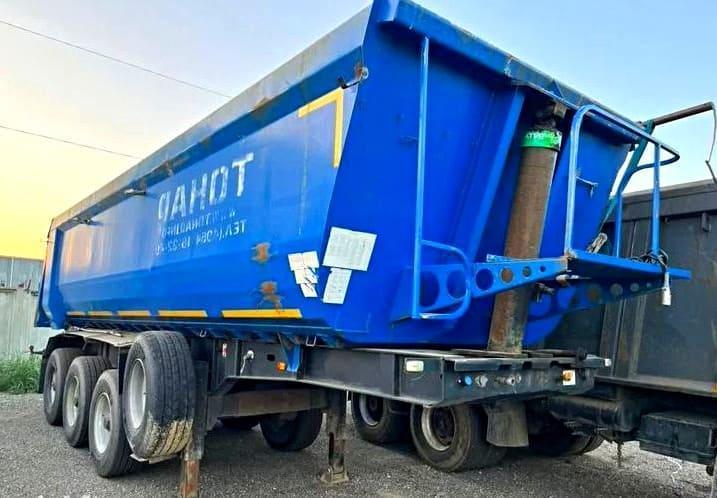 Тягач с полуприцепом Тонар 9523