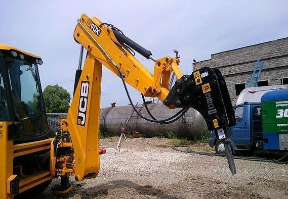 Экскаватор-погрузчик с гидромолотом JCB 3CX Super