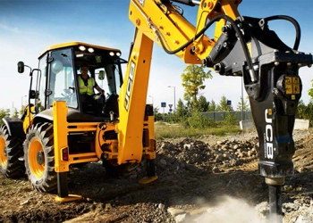 Экскаватор-погрузчик с гидромолотом JCB 3CX Super