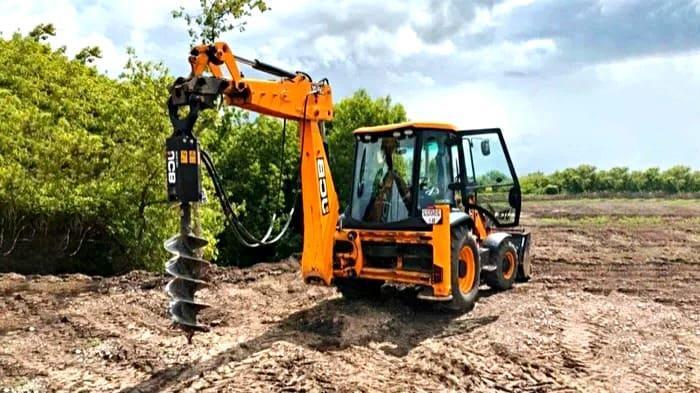 Ямобур на базе JCB 3CX
