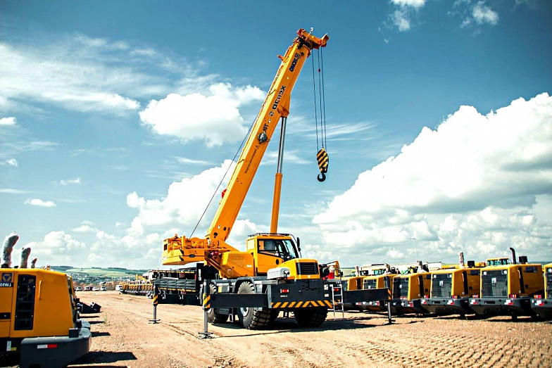 Короткобазный автокран XCMG XCR90_S1