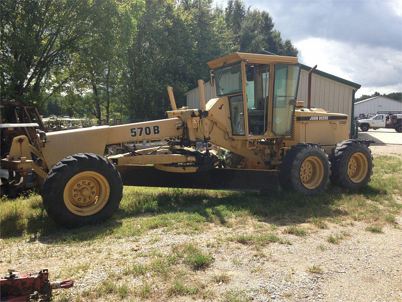 Автогрейдер 9 тонн John Deere 570B