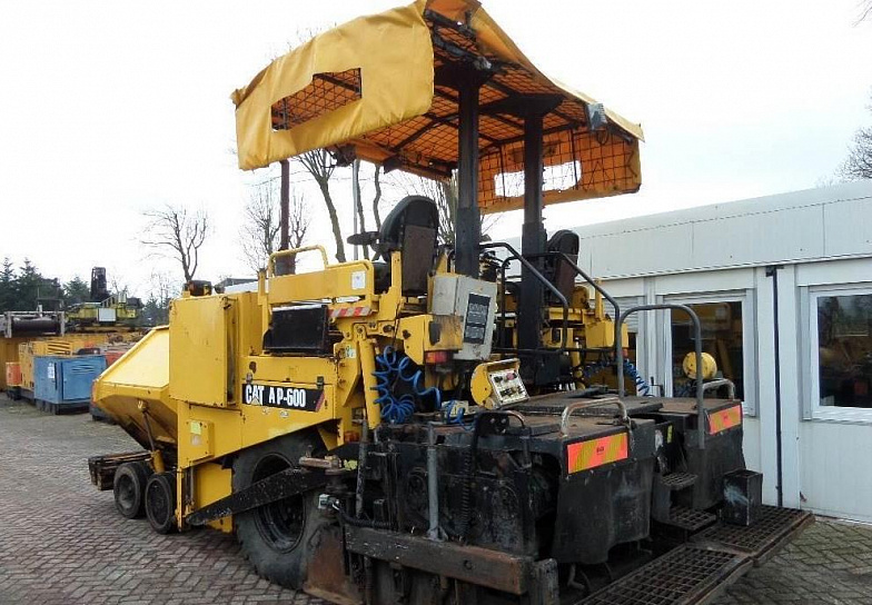 Caterpillar AP 600