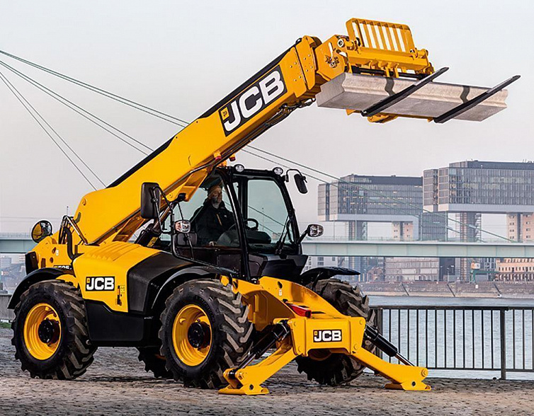 JCB 550-140 13,5м