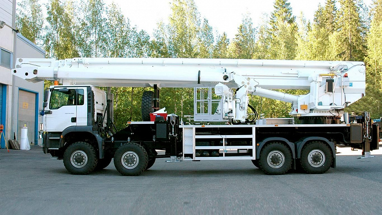 Автовышка 40м Bronto Skylift 40-2T2