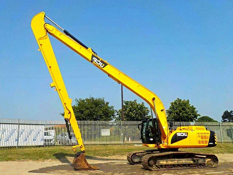 JCB JS200W с длинной стрелой 