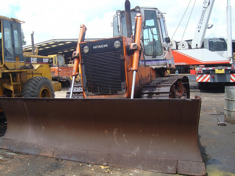 Бульдозер 20 тонн Hitachi DX195L