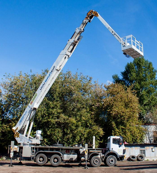Автовышка 40м Bronto Skylift 40-2T2