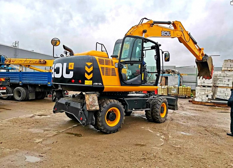 JCB JS 160W