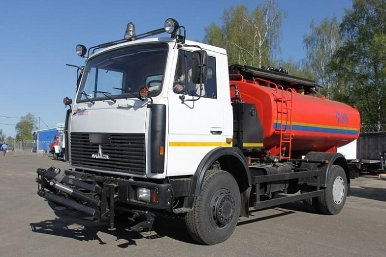 Поливомоечная машина 6 м3 - КОММАШ Арзамас КО-713Н-10