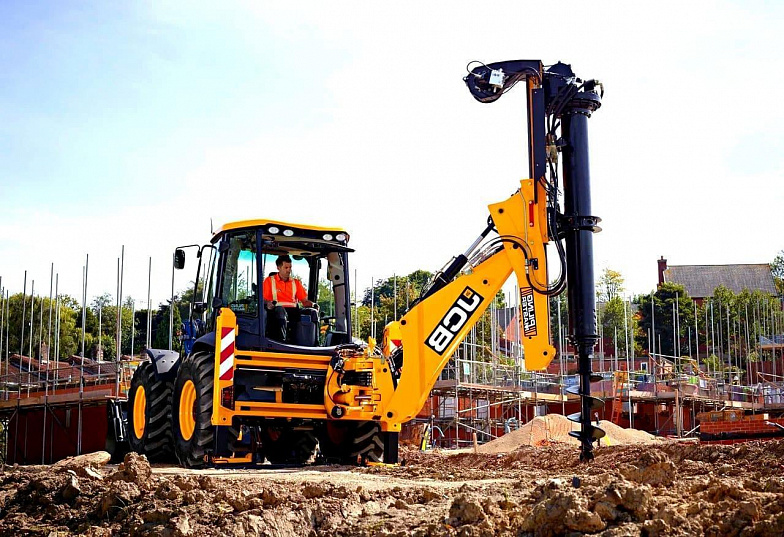 Ямобур на базе JCB 3CX