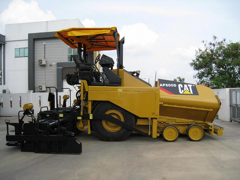 Caterpillar AP 600