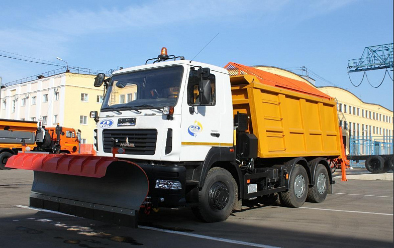 Коммунально-дорожная машина - ЭД-244А1