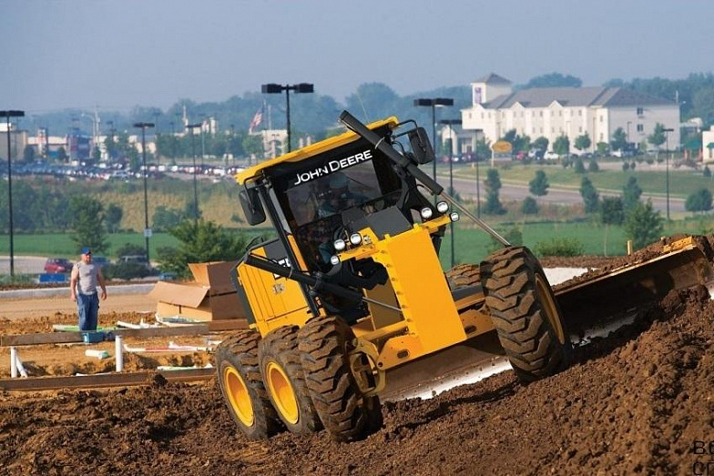 Автогрейдер 9 тонн John Deere 570B