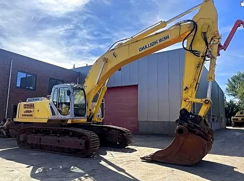 New Holland E485C