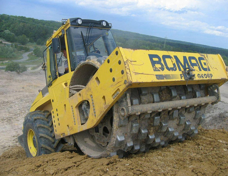 Грунтовой каток 18 тонн BOMAG BW216 PDH-4