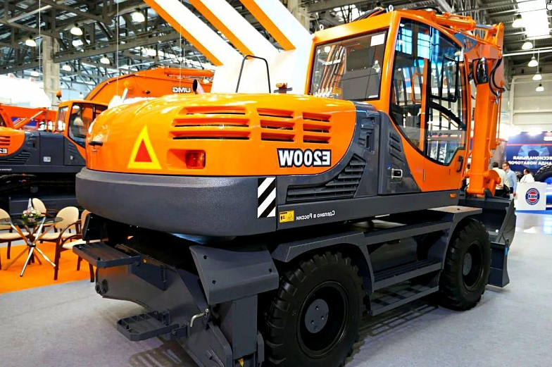 JCB JS 200W