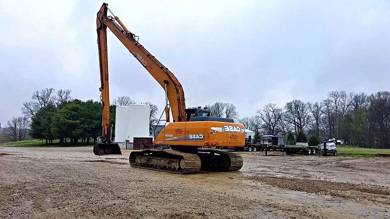 Экскаватор с длинной стрелой CASE CX240 Long Reach