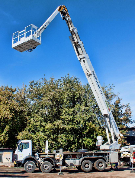 Автовышка 40м Bronto Skylift 40-2T2