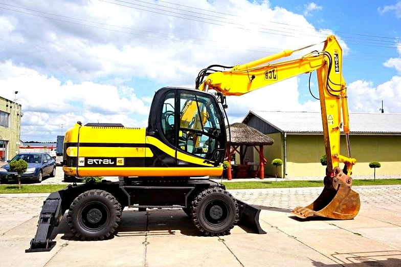 JCB JS 175W