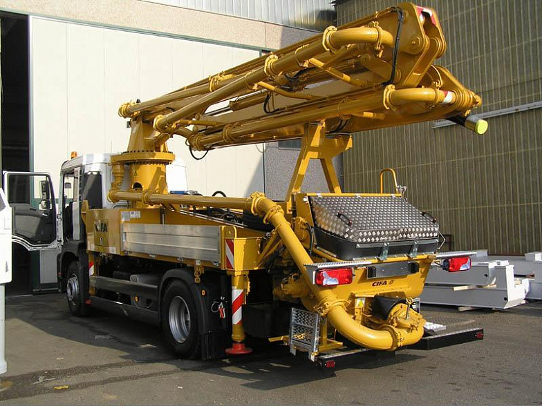 Автобетононасос 24 м CIFA KZR-24